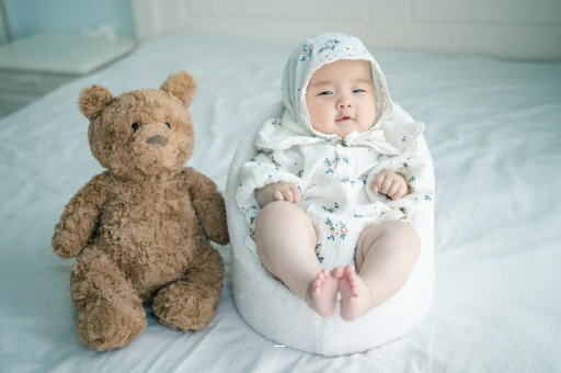 德清宝宝挠耳朵是怎么回事